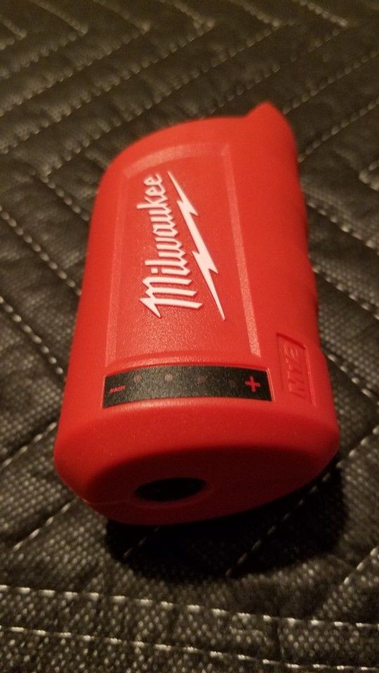 Milwaukee M12 Power Source