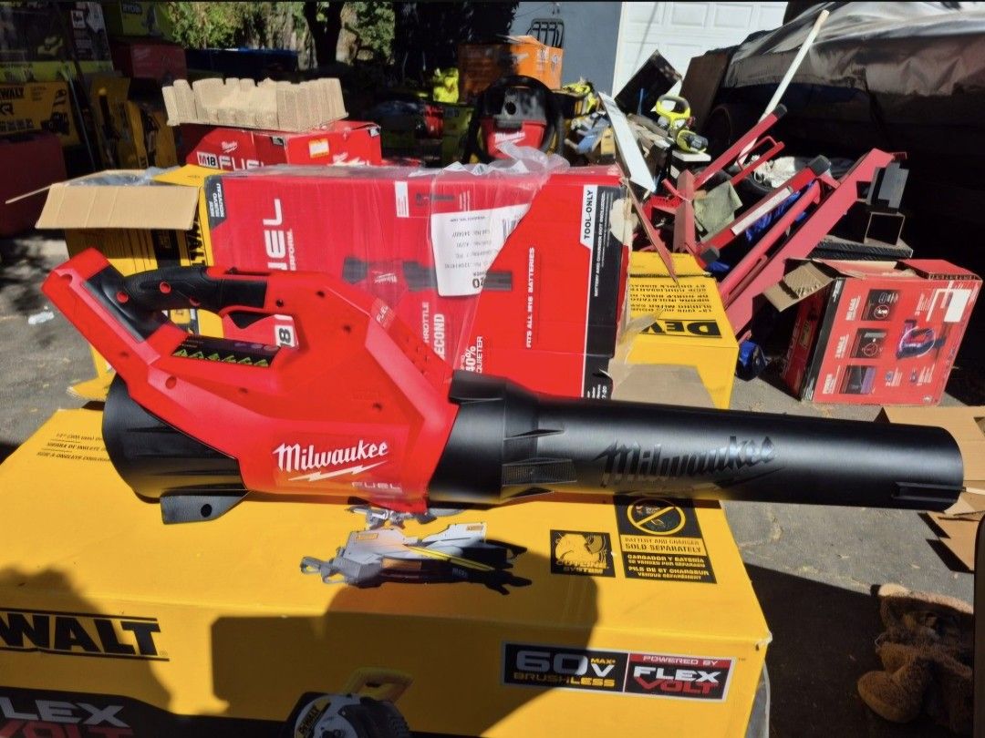 Milwaukee M18 FUEL 120 MPH 500 CFM Handheld Blower (Tool-Only)