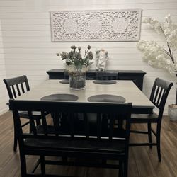 Dinning Table 