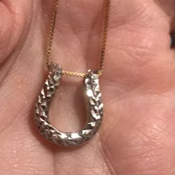 14k reversible white and yellow gold lucky horseshoe