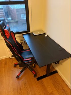 Desk + desk chair