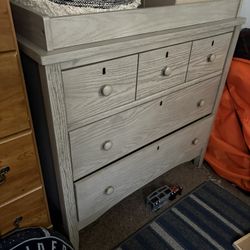 Baby Dresser And Changing Station