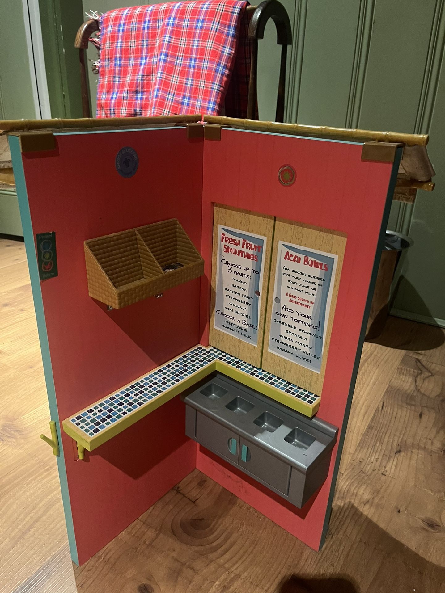 American Girl:Leah’s Fruit Stand With Doll And Accessories