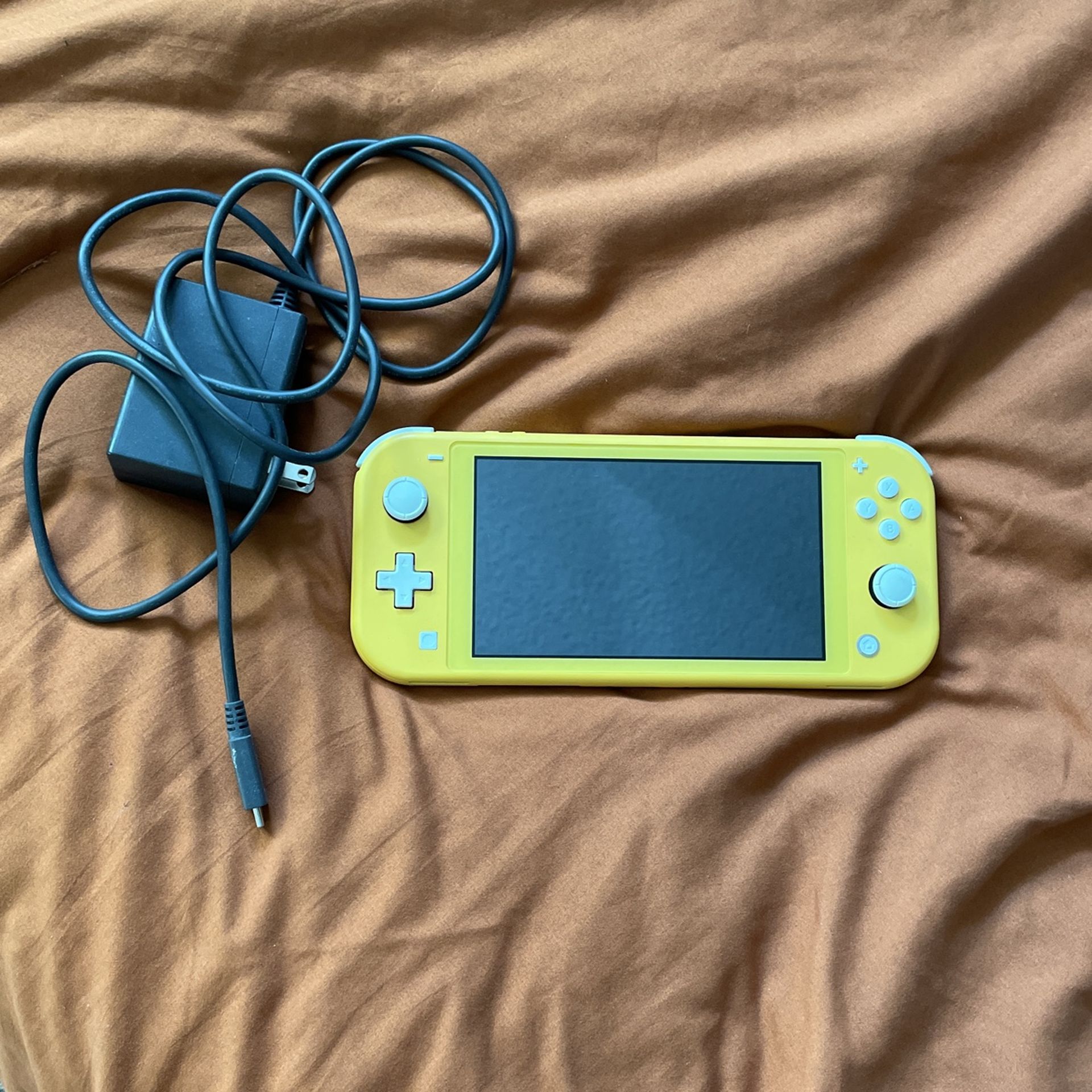 Nintendo Switch Lite (yellow)