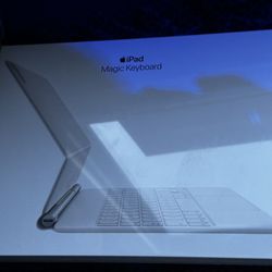 Apple iPad Magic Keyboard  11inch White (Brand New) 