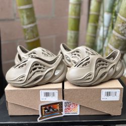 Adidas Yeezy Foam RNNR Stone Taupe KIDS Size 9K 