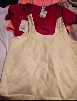 Brand New bundle! Junior size Large tops🩶