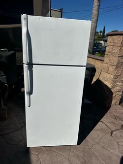 GE Refrigerator