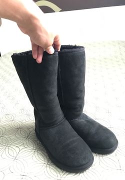 Women’s UGG size 8 black