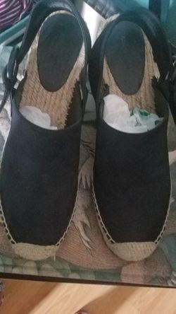 in mint condition 8.5 /9 celine wedges yes real