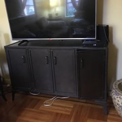 RESTORATION HARDWARE 