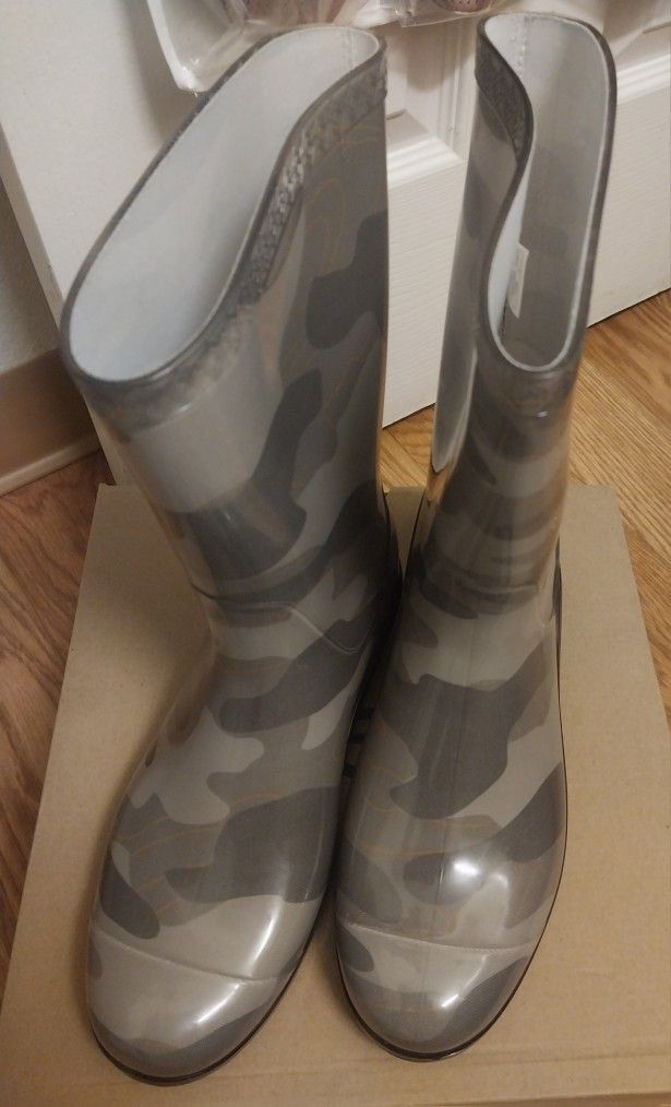 UGG K Ranna Camouflage Rain Boots Size 6 Girls Big Kids