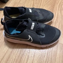 Nike Big Kids Shoes Size 4