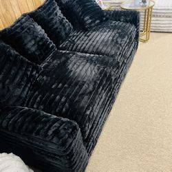 Stylish Stunning Cozy Couch!