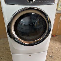 Electrolux Super Capacity Dryer With Pedestal / Drawer
