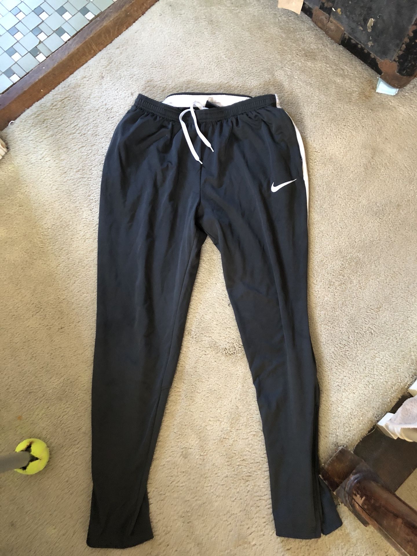 Nike soccer pants size m