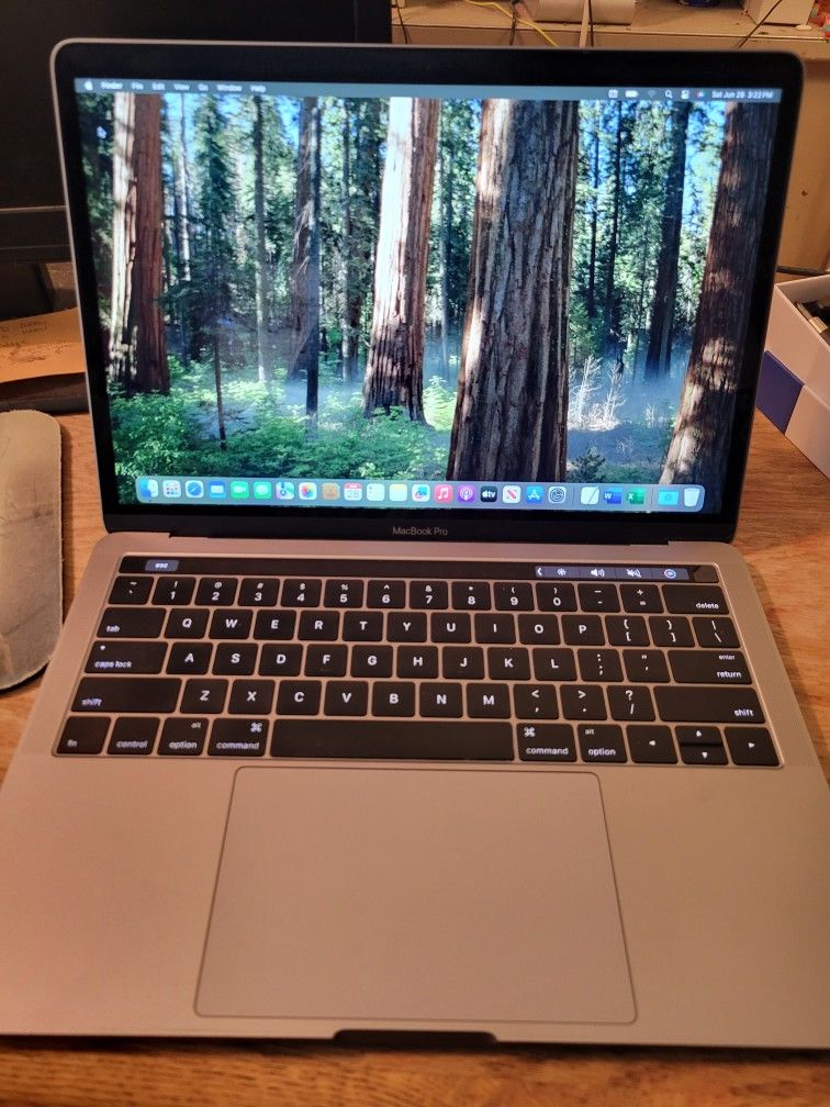 Macbook Pro 2016 8gb Ram 512gn SSD