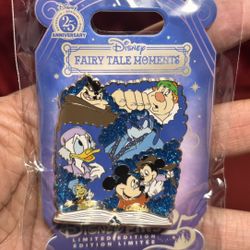 Disney Mickey’s Christmas Carol Fairy Tale Moments Series Pin 2025 LE