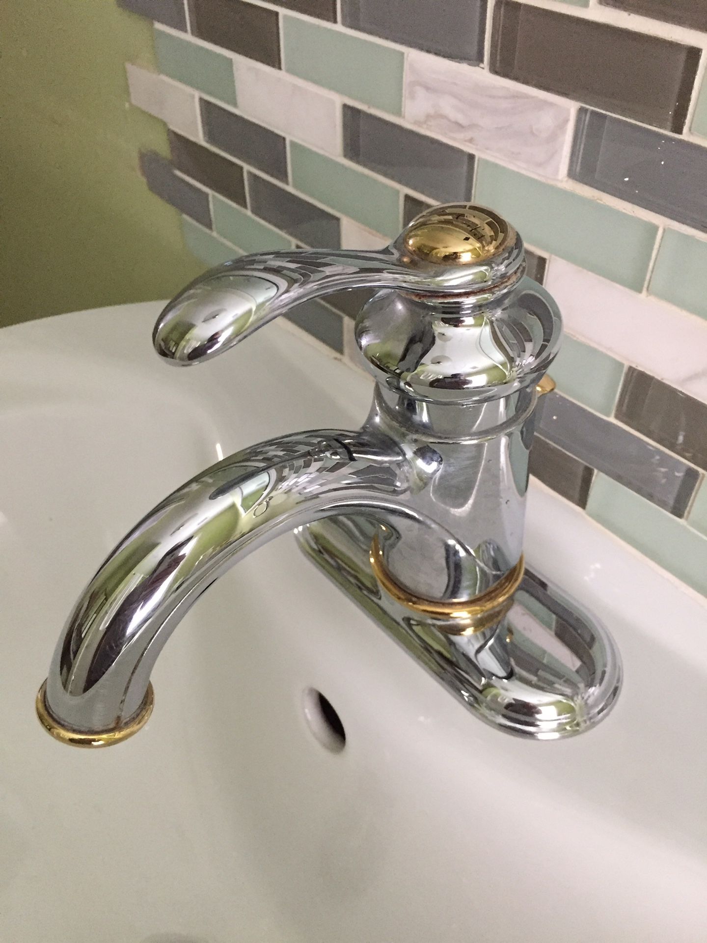 American brand Kohler lavatory faucet, great working condition
