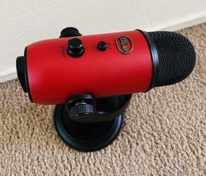 Blue Yeti USB for recording.