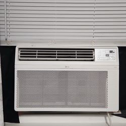 Aire acondicionado 12000 BTU . Marca LG ThinQ. con control remoto.