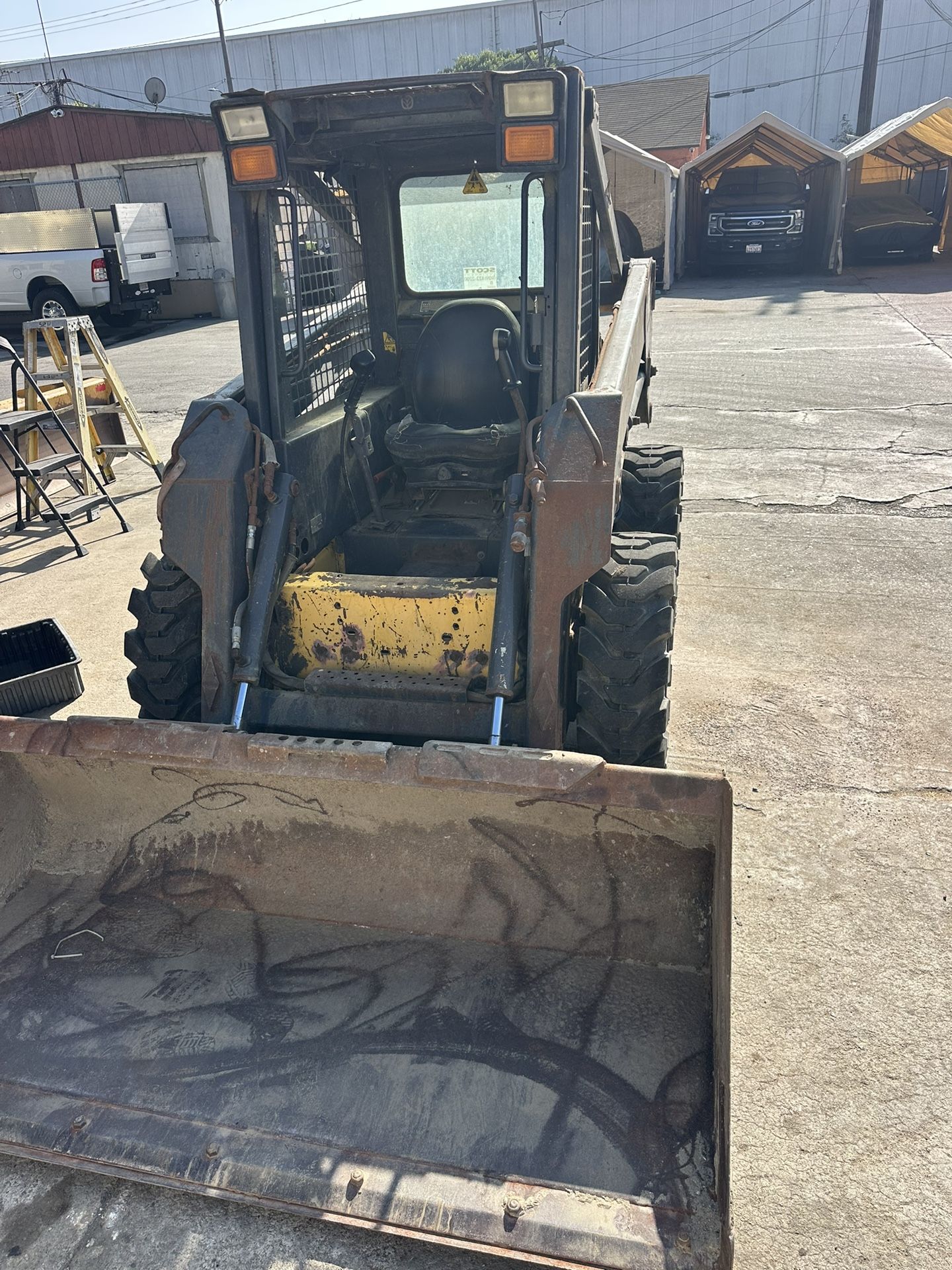 New Holland LS170 Skid steer