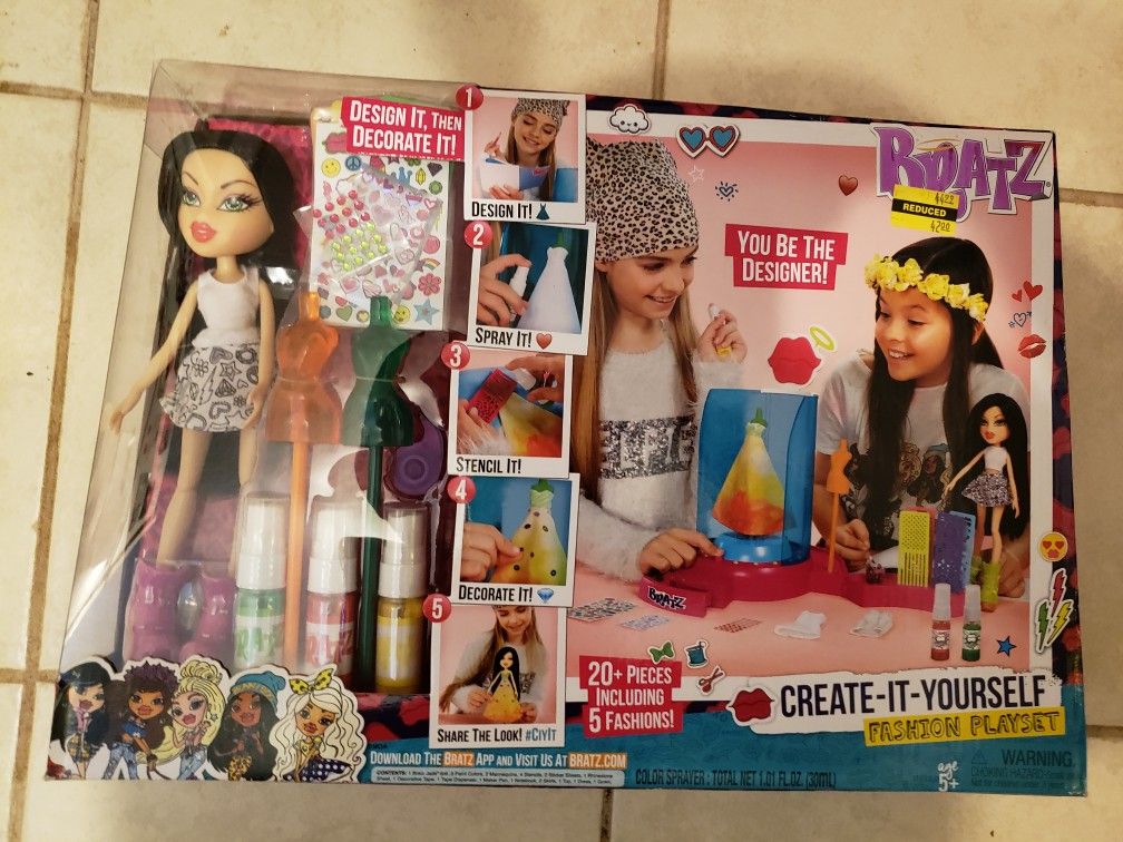 Bratz fashion doll set NEW