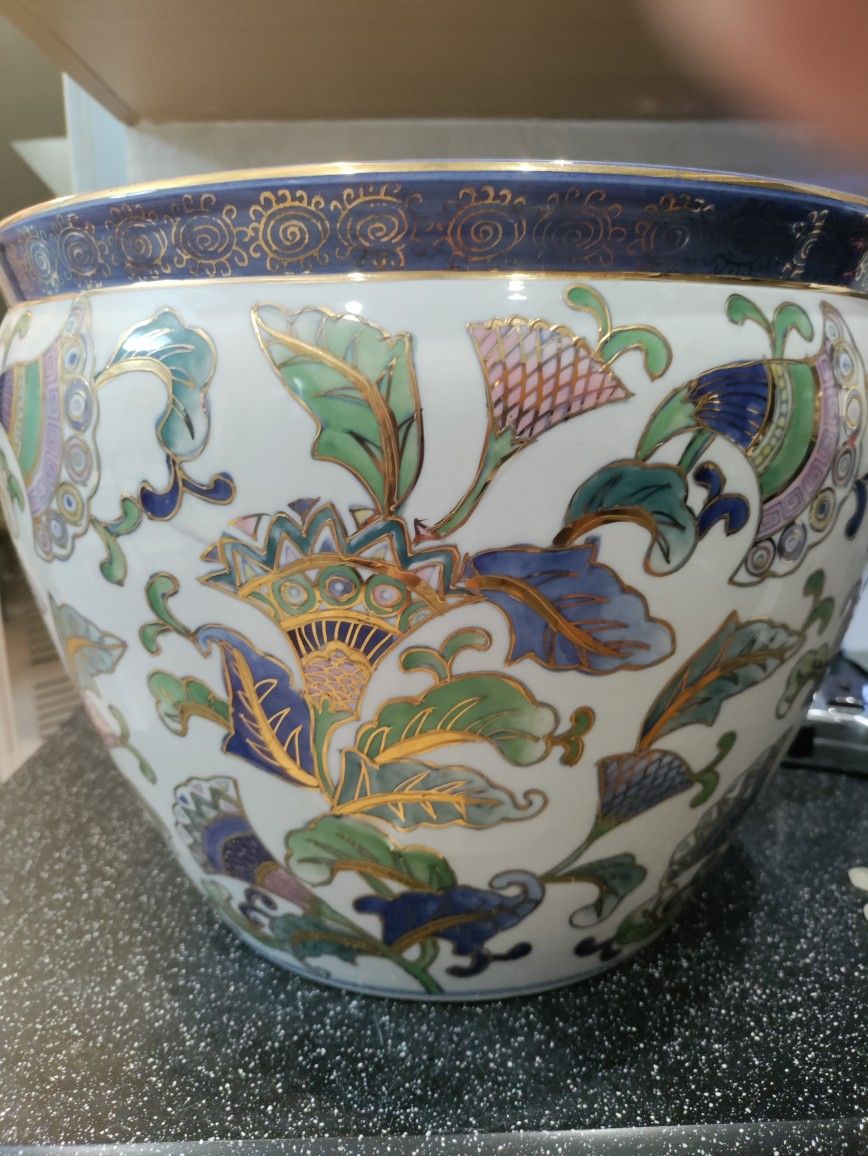 1920's Large Chinese Porcelain Jardiniere/Planter