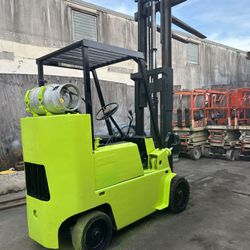 Forklift  (8000 Lbs) 3 Tower