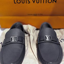 Authentic Louis Vuitton grey Major Loafers, size 9 US (42 EU