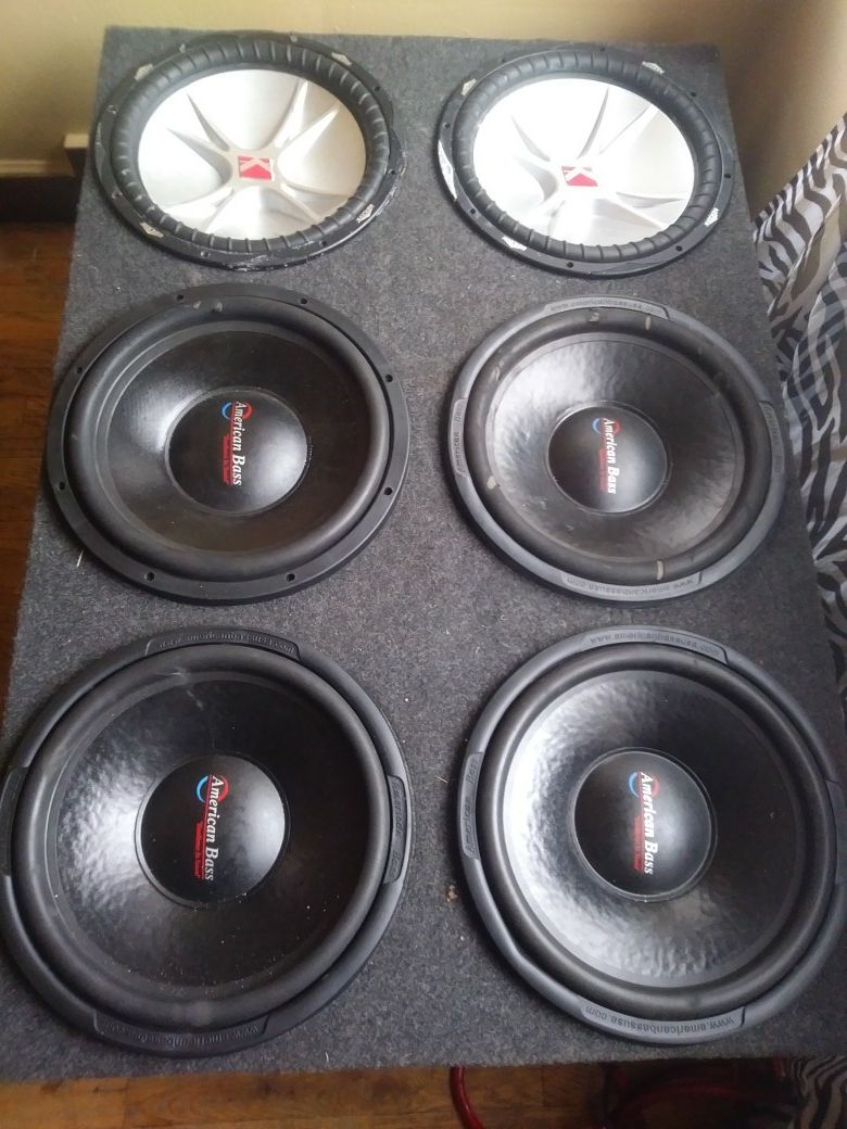 6 15 inch speakers 4 american bass 2 kickers 6x9 box and 1 aitotec 2100 watt amp everything else sold