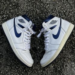 2016 Metallic Navy Jordan 1 sz 9.5