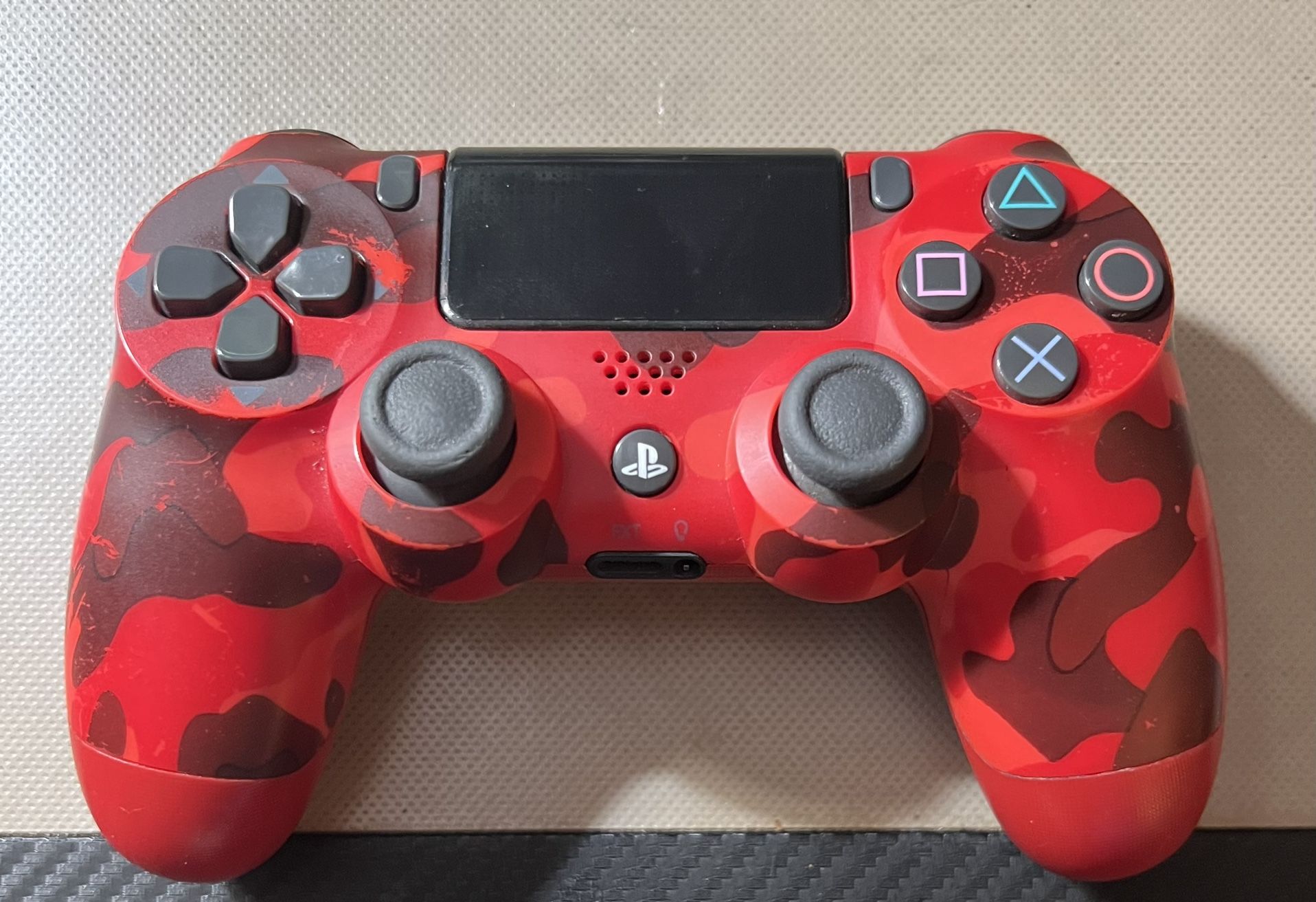 PS4 controller