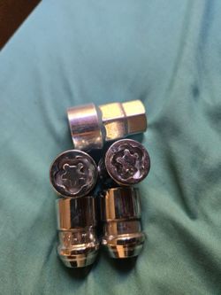 Lugnuts with locck
