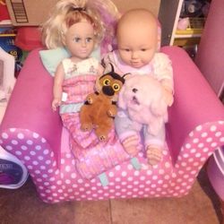Minnie Mouse Chair With Dolls And Stuffed Animals 