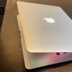 Apple MacBook Air 13” Core I5 Processor 4GB DDR3 RAM  128GB SSD $175