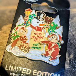 Chip & Dale Christmas LE Cast exclusive pin