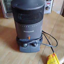 Honeywell plug in heater 35$ or best offer 