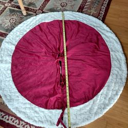 Christmas Tree Skirt Belvet With White Pears