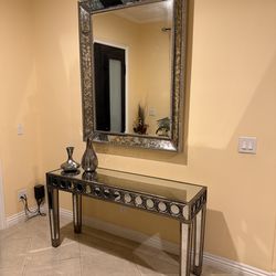 Accent  decorative  mirror  and  ModernMirrored glass console table   Mirror 46x58 Table 59x16x31