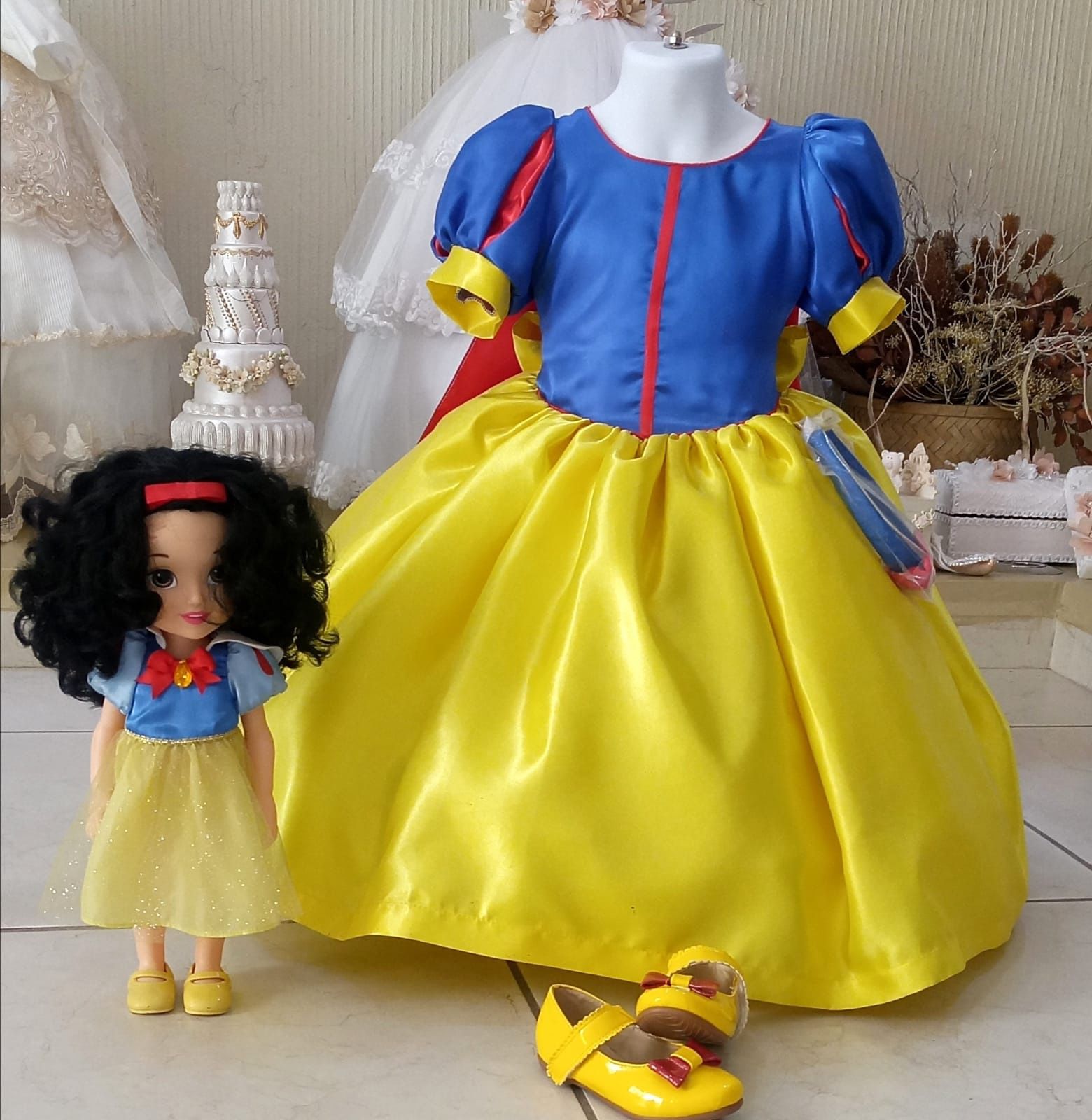 Princess Dress Costumes / Snow White