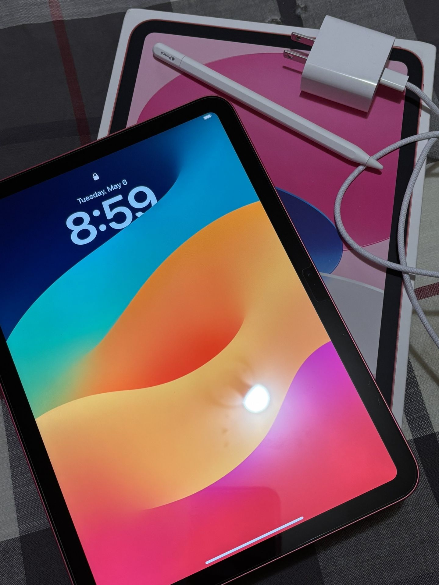 New iPad 10th Gen. 64GB. Pink