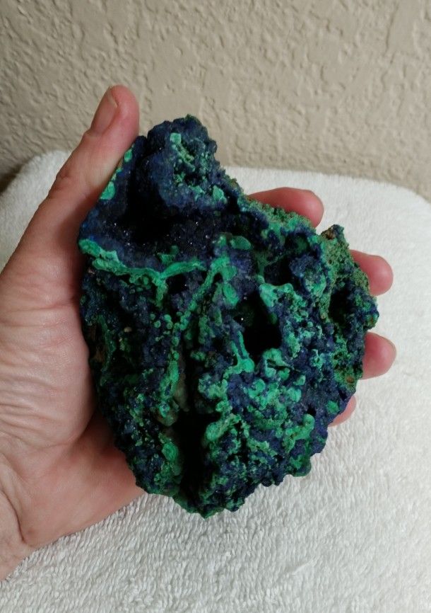Natural Sparkling Blue Azurite Crystals On Malachite