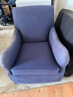 2 Blue chairs