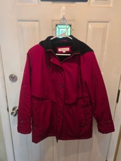 Liz Claiborne size M maroon and tan hooded jacket,