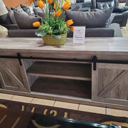 TV CONSOLE