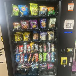 Turnkey Snack Vending Machine – Refurbished