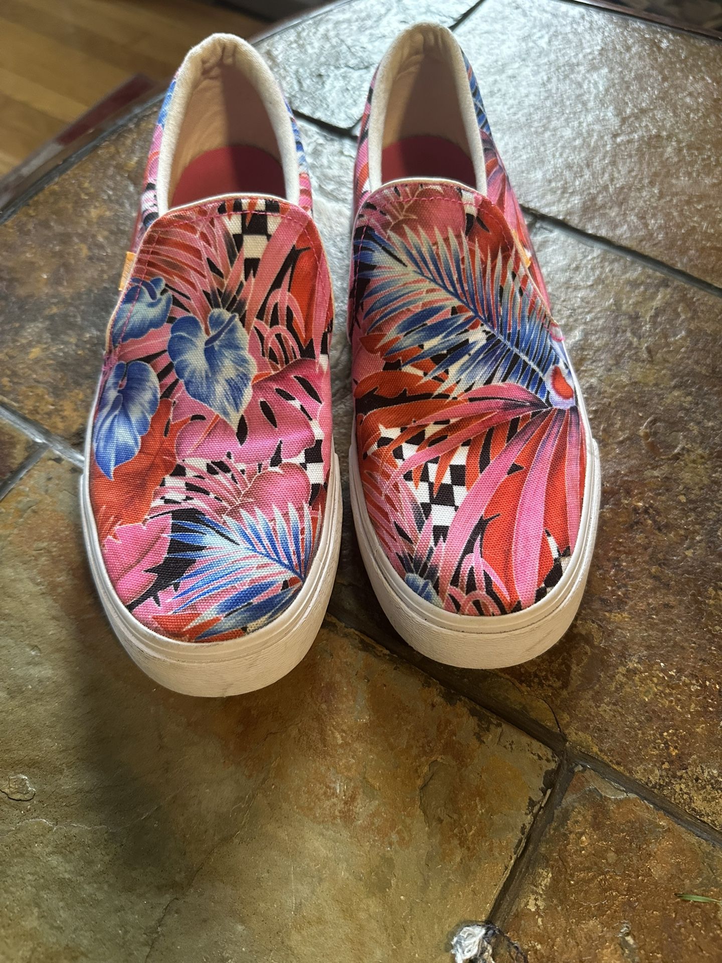 HAWAIIAN NIKE