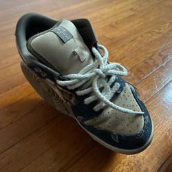 Travis Scott, Brown,11