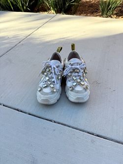 Women’s shoes